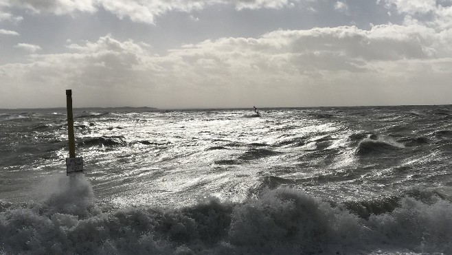 Tempête : 136km/h au Cap Gris-Nez, 5000 foyers privés d'électricité.