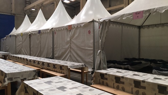 L’Etat réaffirme sa présence à Calais au contact de la population migrante