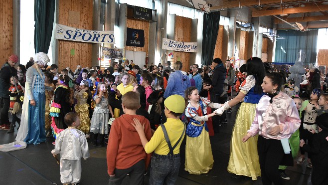 Boulogne : succés pour le grand bal costumé des enfants !