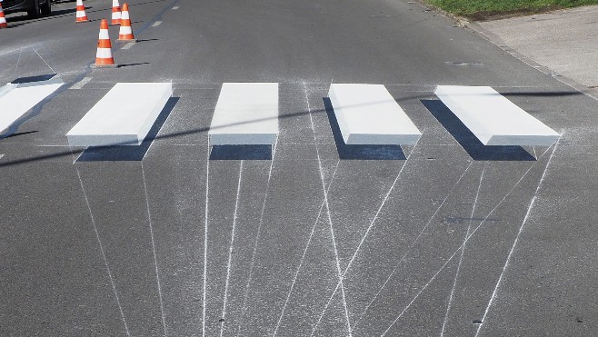 Installation du premier passage piétons 3D du Boulonnais