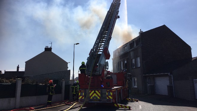 Habitations en feu à Calais