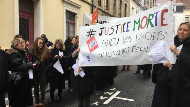Les avocats de Boulogne sur mer entament leur deuxième semaine de grève !