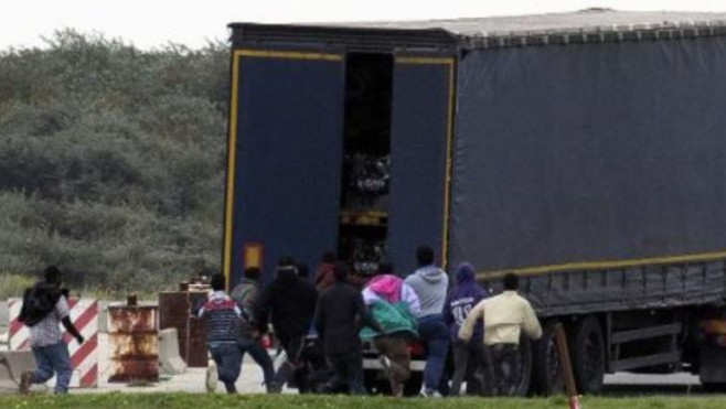 Calais : 21 jours d'ITT pour un CRS roué de coups par des migrants.