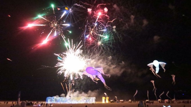 Cerfs-Volants de Berck: et si vous veniez au vol de nuit ce samedi soir ?