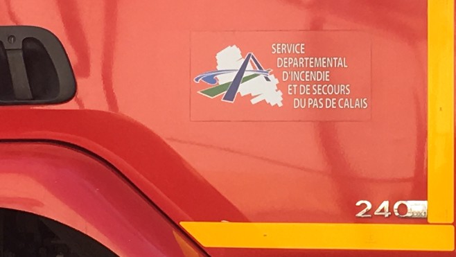 Voiture en feu sur l'A16 et des kilomètres de bouchons