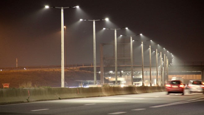 Les travaux d’éclairage se poursuivent sur l’A16 et la rocade portuaire de Calais