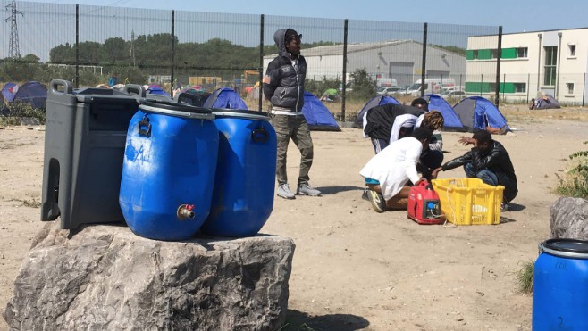 A Calais, un afghan blessé par arme blanche refuse de dire ce qui s'est passé...