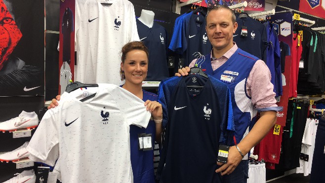 Coupe du Monde : ruée dans les magasins pour avoir sa panoplie de supporters