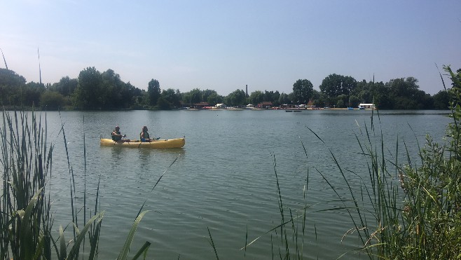 Découvrez les lacs d'Ardres nichés dans un écrin de verdure