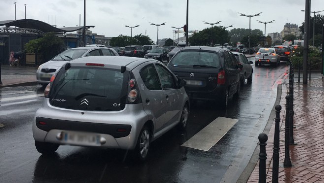 Il pleut ! Tous à Nausicaà et vive les bouchons...