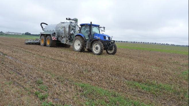 Qualité de l'air: différentes méthodes d'épandage en test chez un agriculteur du Ternois