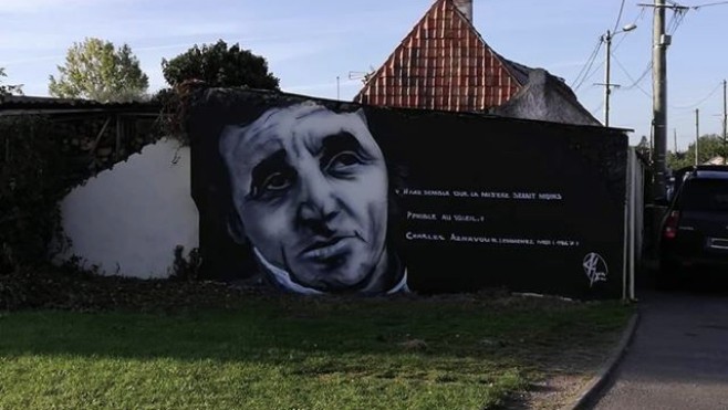 Balinghem : une fresque en hommage à Charles Aznavour