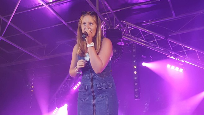 Une jeune chanteuse d’Ambleteuse sort un titre sur Youtube