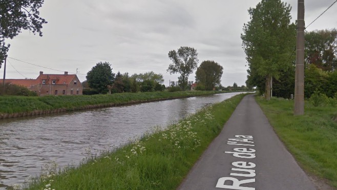 Une automobiliste de 19 ans décède en tombant dans le canal de l'Aa