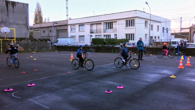350 écoliers boulonnais en CM1 suivent des cours de vélo chaque semaine !