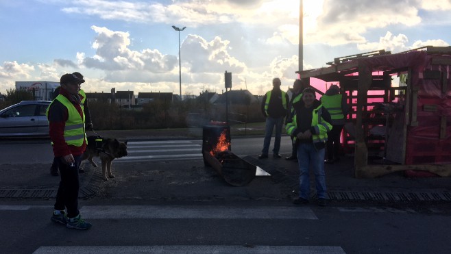 A Marquise, les gilets jaunes restent mobilisés après les annonces du Premier ministre