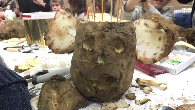 250 guénels sculptés à Saint Martin Boulogne !