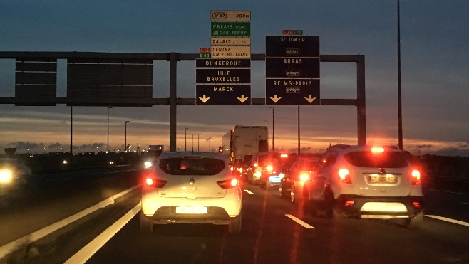 L'A16 est coupée à Transmarck dans le sens Dunkerque-Calais