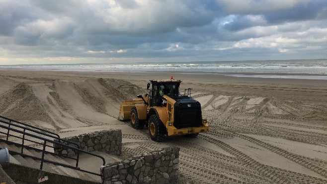 Touquet: la piste de l'Enduropale prend forme sur la plage