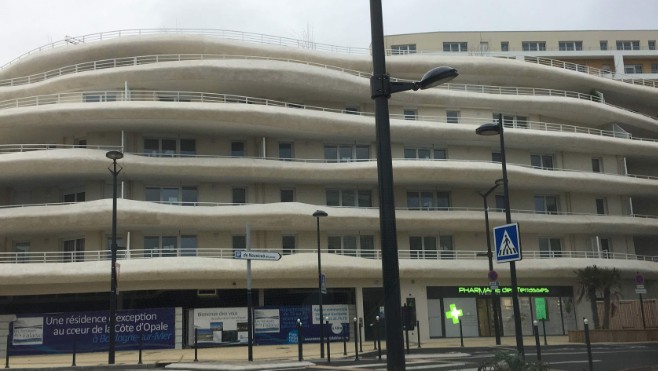 Terrasses de la Falaise : déjà une pharmacie, bientôt la supérette et plus que 30 logements à vendre.