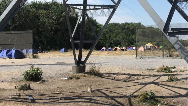 7 blessés dans une rixe entre migrants à Calais.