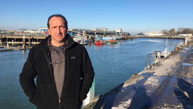 Interdiction de la pêche électrique: les fileyeurs satisfaits mais toujours vigilants