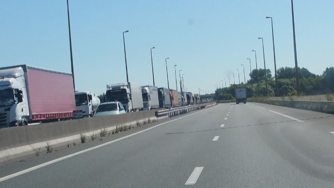 L'A16 est rouverte entre Saint-Inglevert et Marquise.