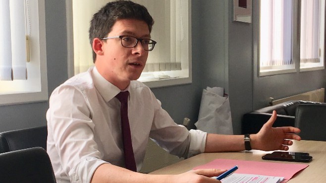 Le député du calaisis décline son invitation à l'Elysée