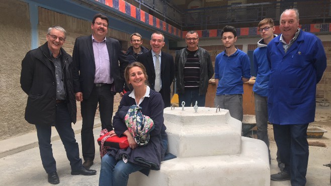 Une reproduction d’une fontaine du Camp du Drap d’Or construite par les élèves du lycée Normandie Niemen à Calais