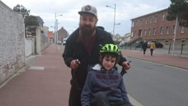 Autisme: Frédéric Grard se lance un nouveau défi, rejoindre Amsterdam en tandem avec son fils