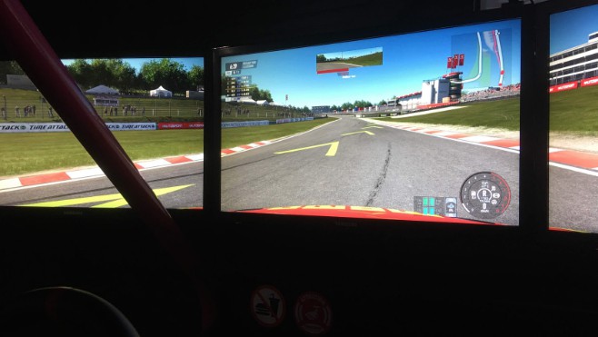 Au Portel, testez le simulateur de courses automobiles…