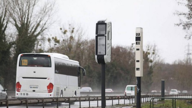 Implantation de radars capables de repérer les conducteurs sans ceinture ou utilisant leur téléphone