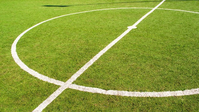 Bientôt un terrain de football synthétique jouxtant le stade de l’Epopée à Calais