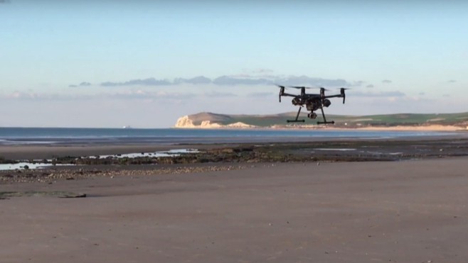 L’Angleterre verse 2 millions d’euros pour équiper les français en matériel de surveillance des côtes.