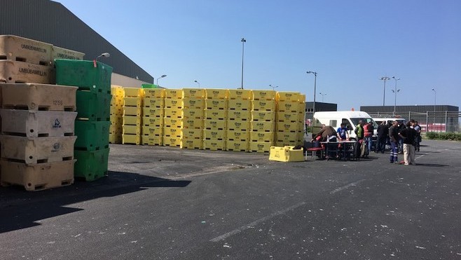 Grève à l'usine de lavage des caisses à poisson à Boulogne sur mer !