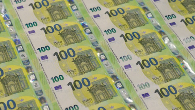 Des nouveaux billets de 100 et 200 euros mis en circulation ce mardi 