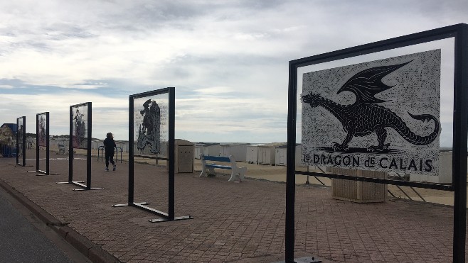 Le Dragon de Calais s'affiche sur le front de mer