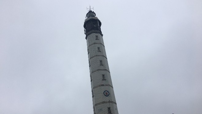 Grimpez en haut du phare de Calais