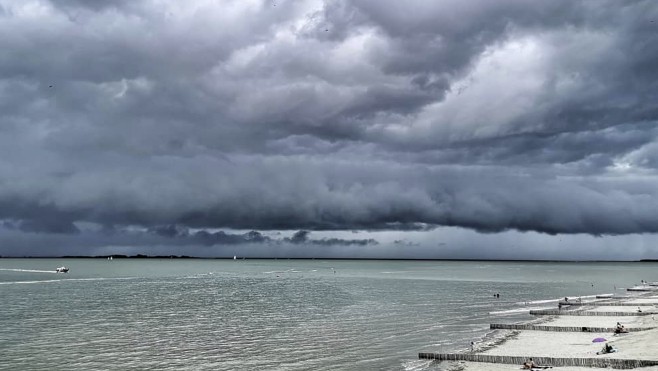 Deux personnes isolées par la marée secourues en baie de Somme