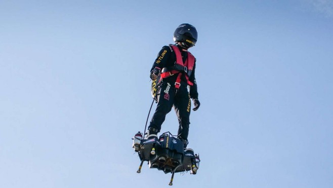 Traversée de la Manche en Flyboard : la préfecture maritime met en garde Franky Zapata