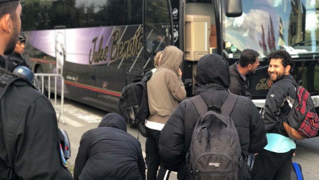Un bus transportant des migrants a été dégradé au péage d'Herquelingue