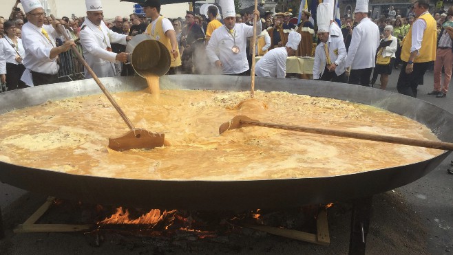 Insolite : une omelette géante avec 5000 oeufs dimanche à Abbeville 