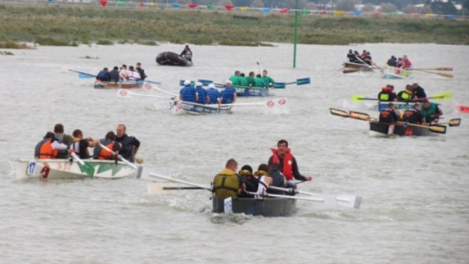 La traditionnelle Joute à canotes d'Etaples c'est ce dimanche !