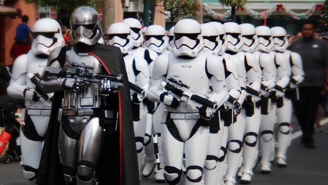 DISNEY RECRUTE