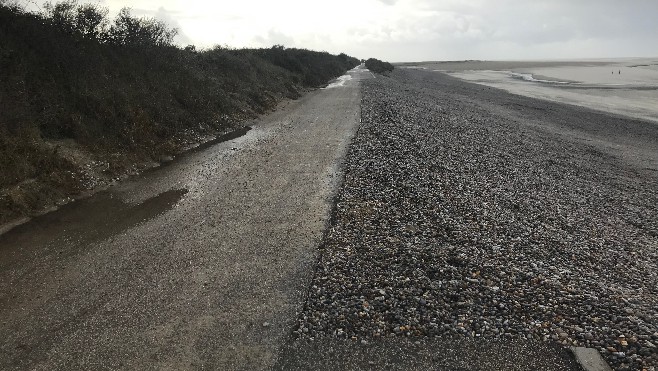  15 000 tonnes de galets pour le rechargement de la Route Blanche à Cayeux-sur-mer