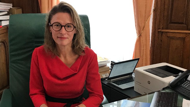 Portrait de Corinne Seneschal, la nouvelle directrice de l'hôpital d'Abbeville