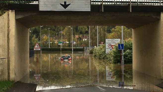 Boulonnais : la Liane en crue, des rues et maisons inondées.