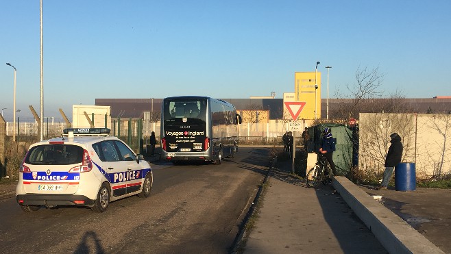 Opération d'évacuation de migrants ce mardi à Calais 
