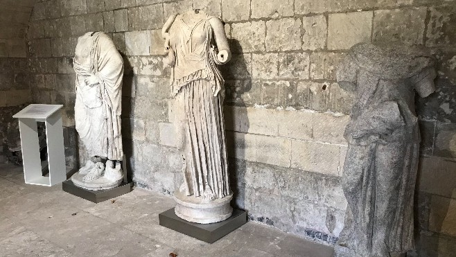 A Abbeville, 3 statues restaurées sont désormais installées dans le hall du musée Boucher-de-Perthes