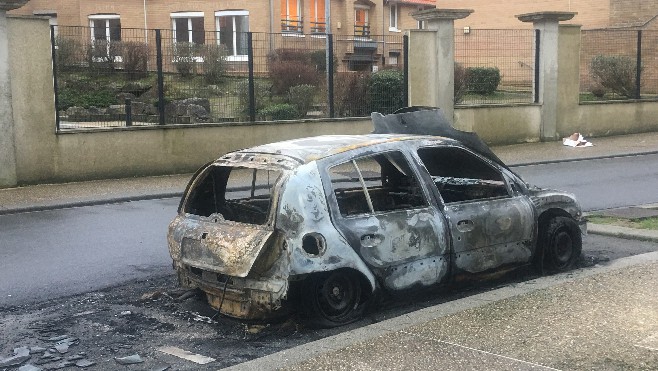 Encore une voiture incendiée cette nuit à Calais